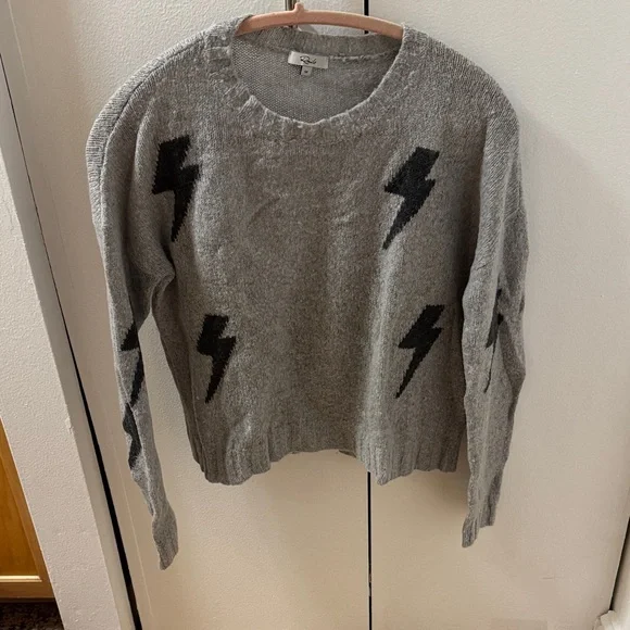 Rails Gray Sweater with Black Lightning Bolts - Picture 1 of 6